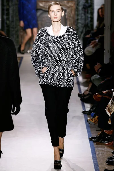 Look 17